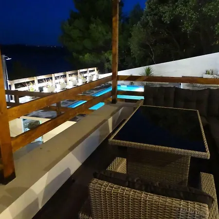 Villa Villa-am-meer-fuer-12-personen-mit-pool