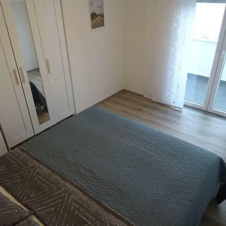 Villa Villa-am-meer-fuer-12-personen-mit-pool Posedarje