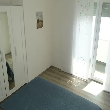 Villa-am-meer-fuer-12-personen-mit-pool Villa *