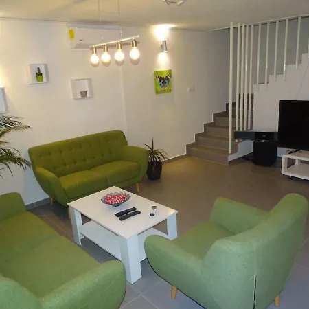 Villa-am-meer-fuer-12-personen-mit-pool Villa